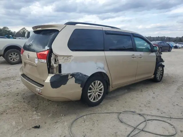 2012 TOYOTA SIENNA XLE  
