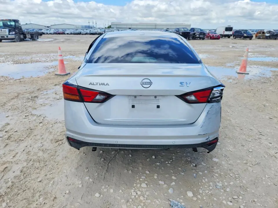 2023 NISSAN ALTIMA SV  