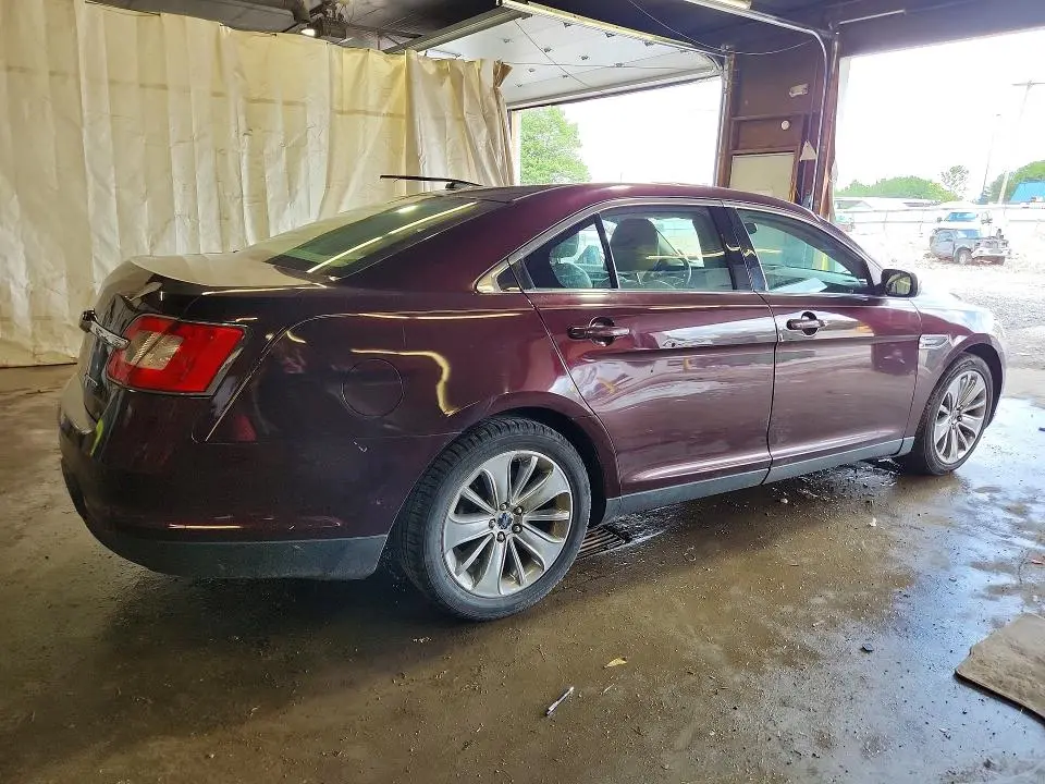 2011 FORD TAURUS LIMITED  