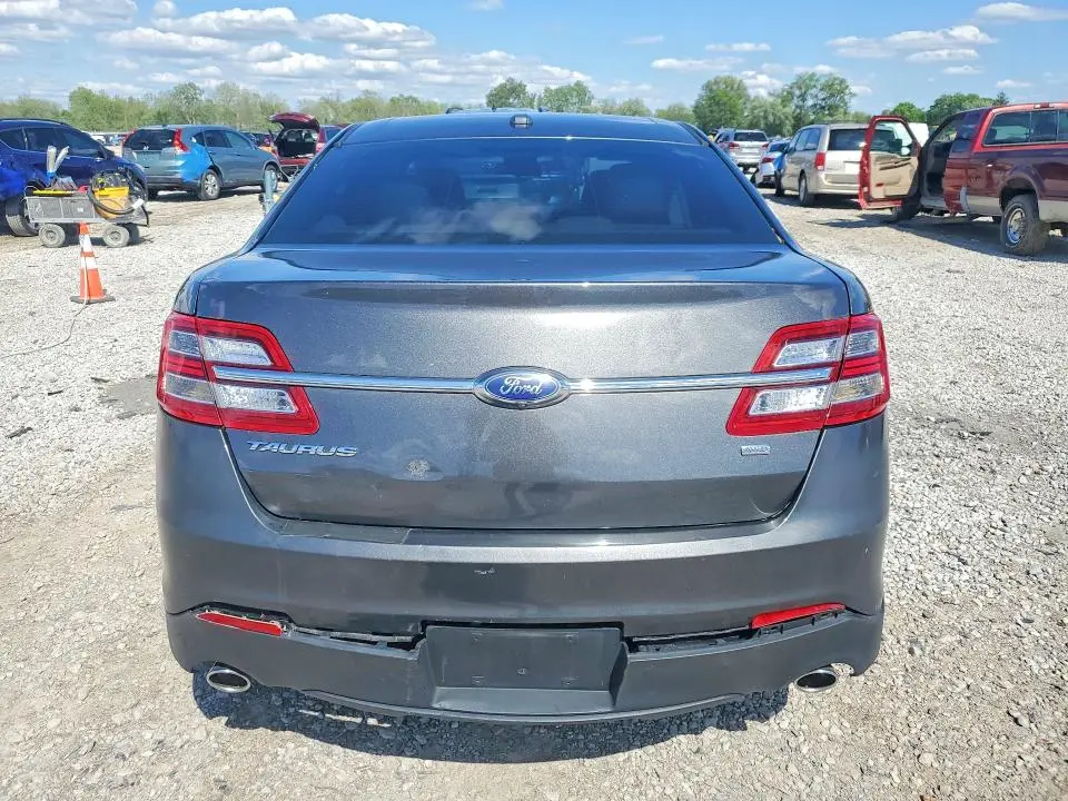 2018 FORD TAURUS SE  