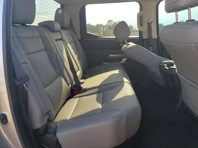 2023 TOYOTA TUNDRA SR5  