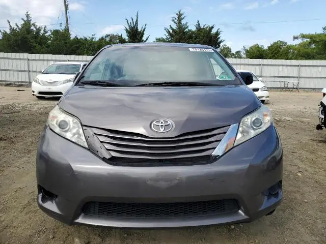 2016 TOYOTA SIENNA LE  