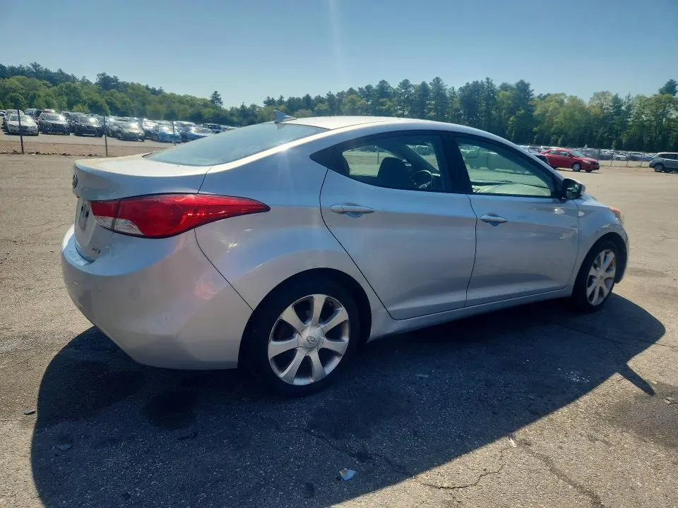 2011 HYUNDAI ELANTRA LIMITED  
