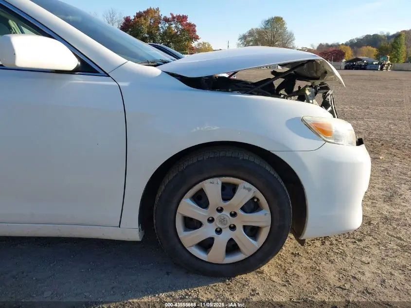 2010 TOYOTA CAMRY LE