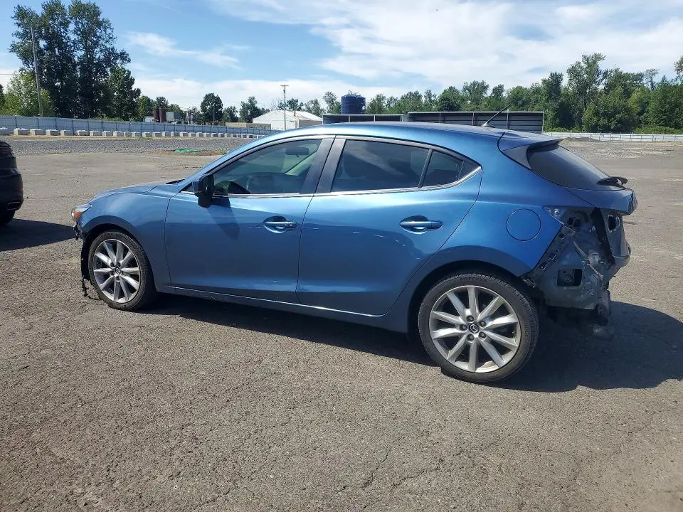 2017 MAZDA 3 TOURING  