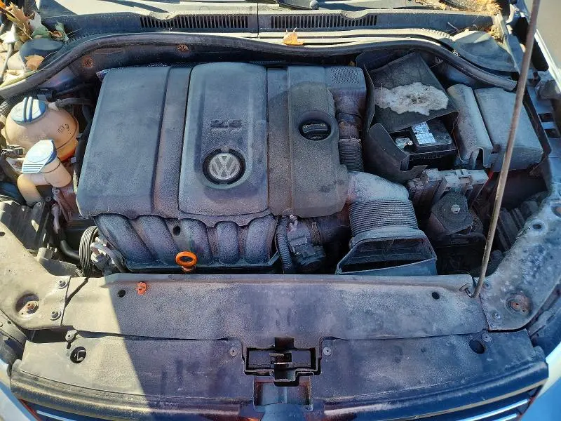 2013 VOLKSWAGEN JETTA SE  