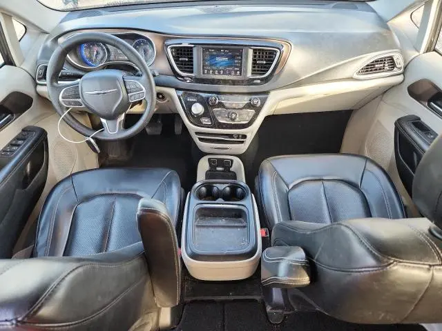 2020 CHRYSLER VOYAGER LXI  
