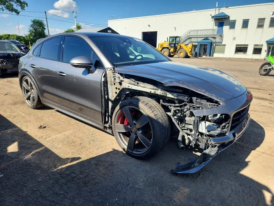 2021 PORSCHE CAYENNE GTS  