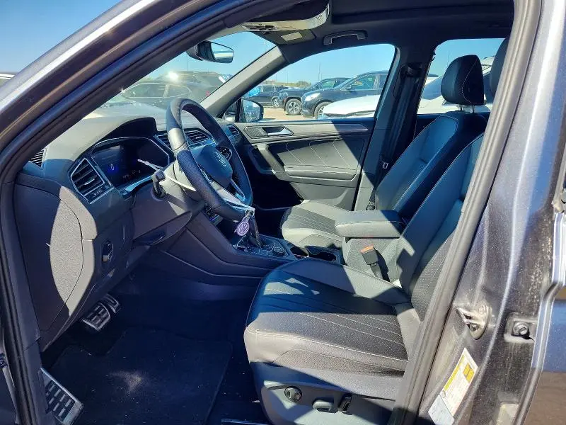 2022 VOLKSWAGEN TIGUAN SE R-LINE BLACK  
