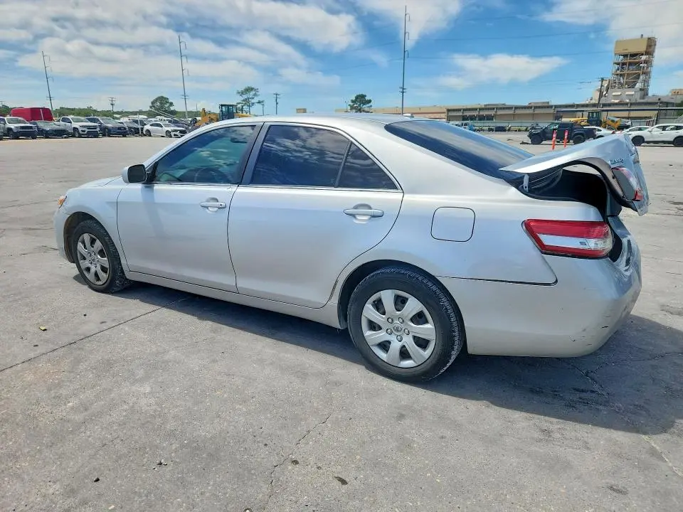 2011 TOYOTA CAMRY LE  