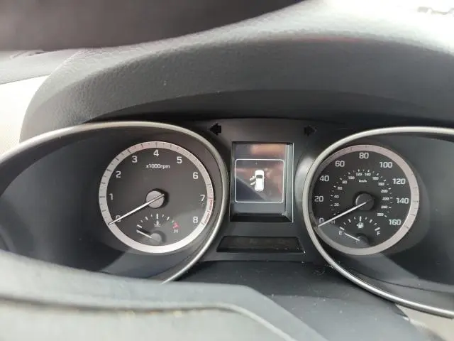 2017 HYUNDAI SANTA FE SE  