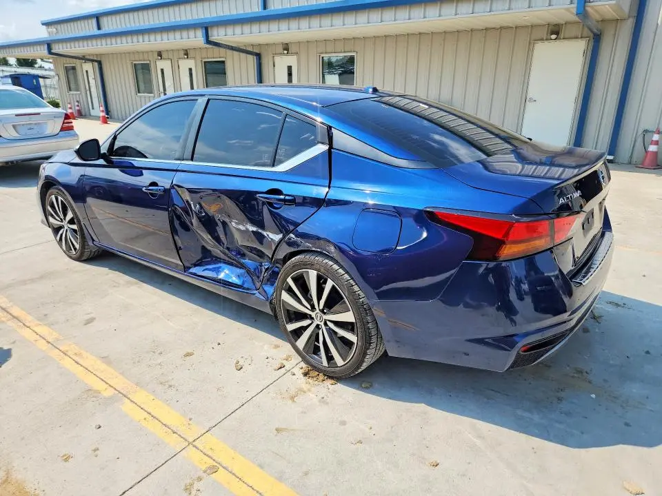 2022 NISSAN ALTIMA SR  