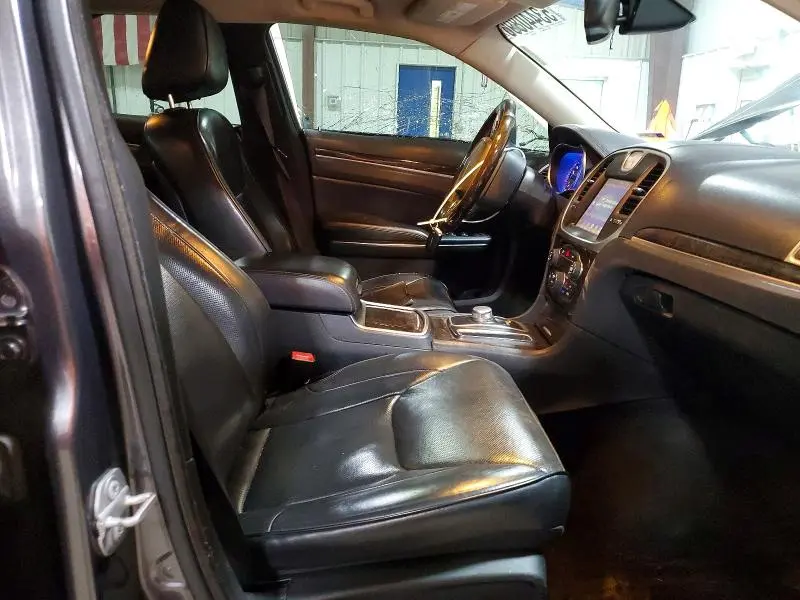 2016 CHRYSLER 300C   