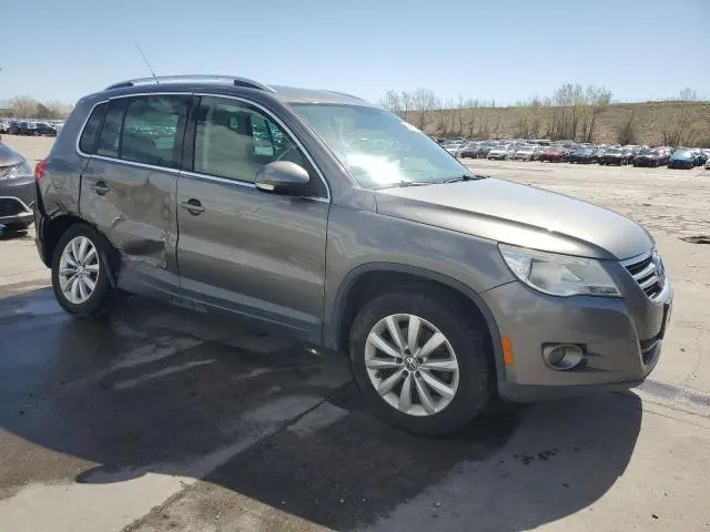 2011 VOLKSWAGEN TIGUAN S  