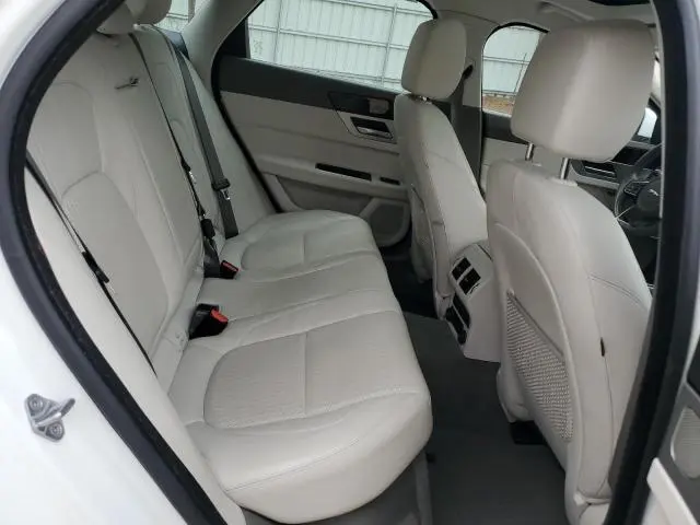 2017 JAGUAR XF PRESTIGE