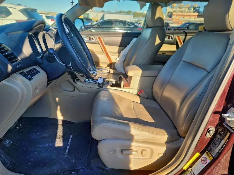 2013 TOYOTA HIGHLANDER LIMITED  