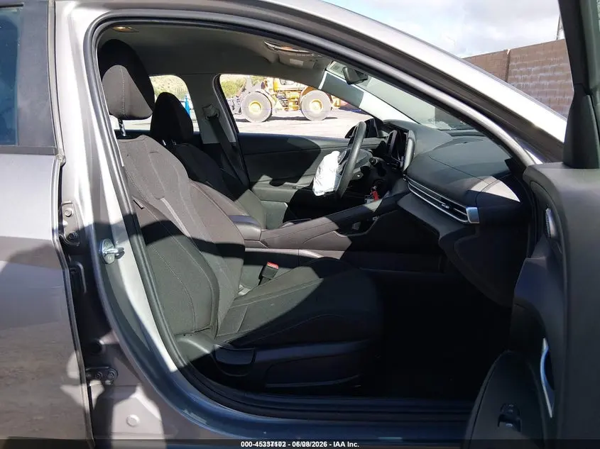 2023 HYUNDAI ELANTRA SE