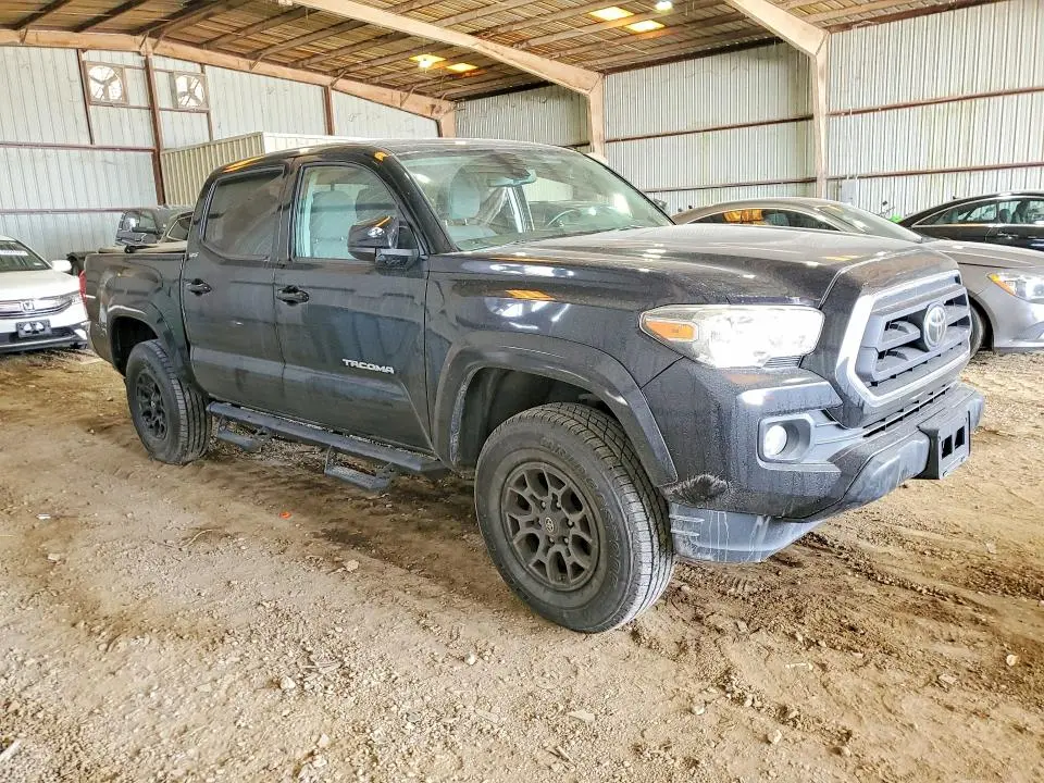 2020 TOYOTA TACOMA SR5 V6  