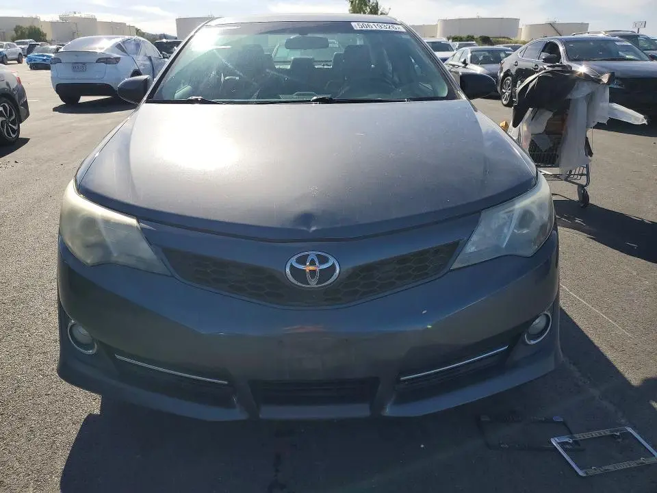 2012 TOYOTA CAMRY SE  