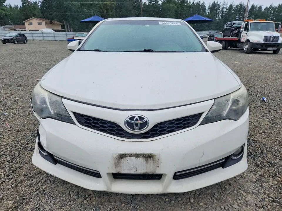 2014 TOYOTA CAMRY SE  