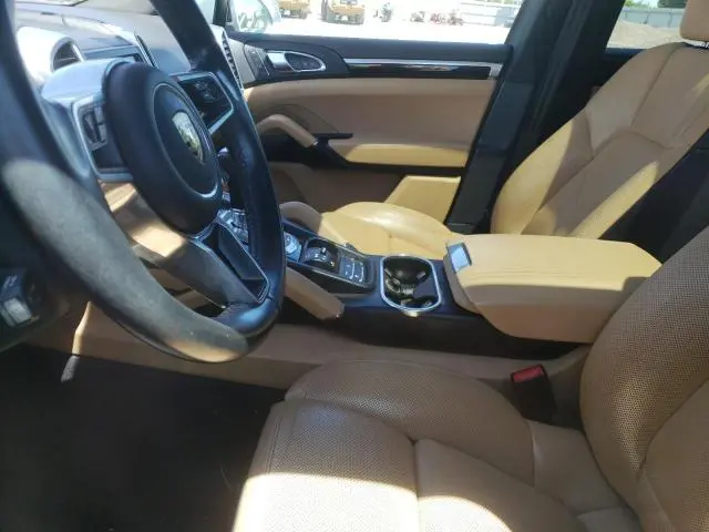 2016 PORSCHE CAYENNE   