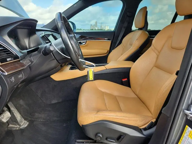 2017 VOLVO XC90 T6  