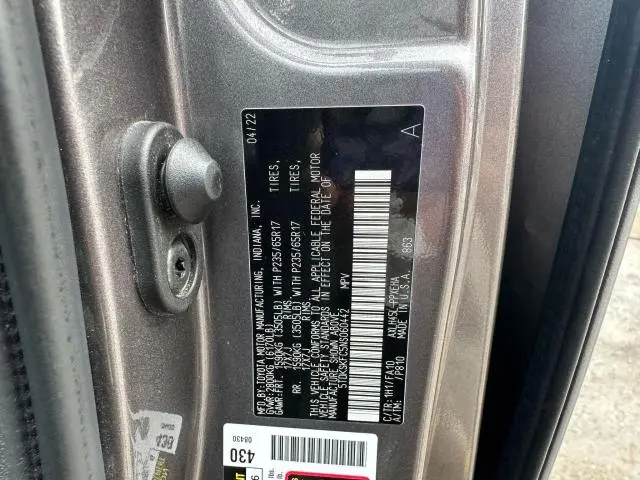 2022 TOYOTA SIENNA LE  