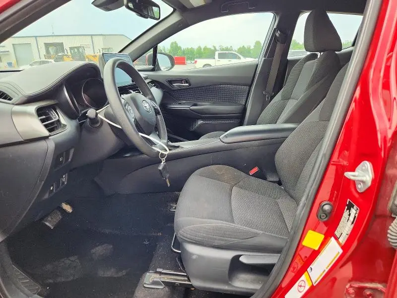 2019 TOYOTA C-HR LE  