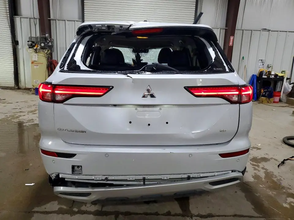 2024 MITSUBISHI OUTLANDER SE  