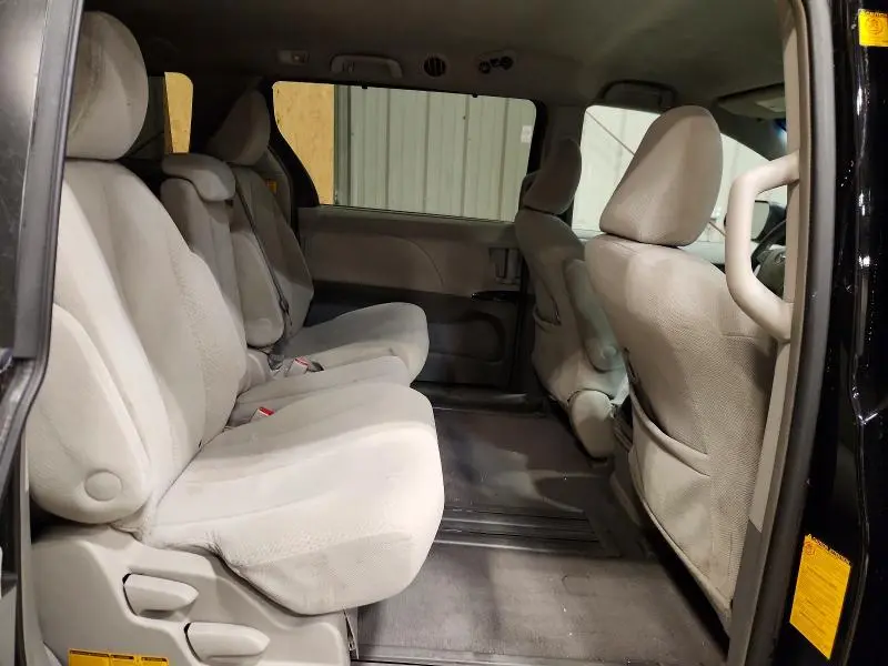 2011 TOYOTA SIENNA LE  