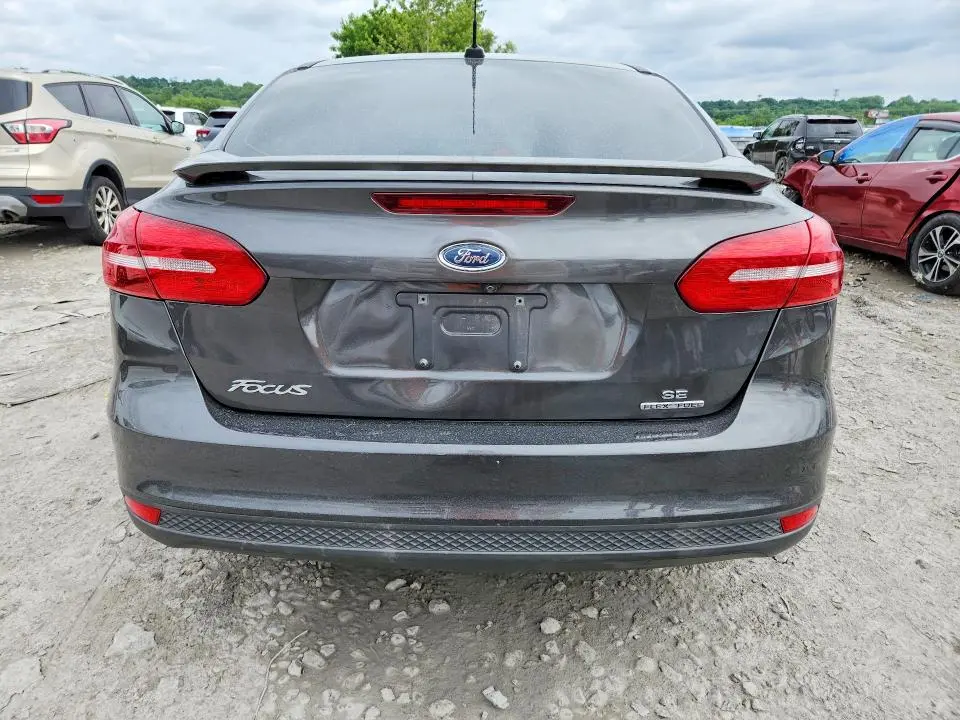 2015 FORD FOCUS SE  