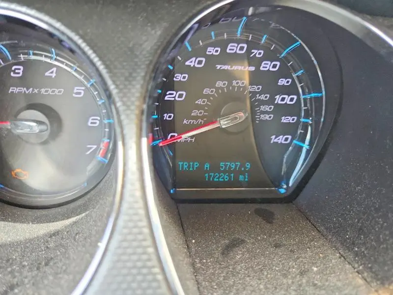2011 FORD TAURUS SEL  