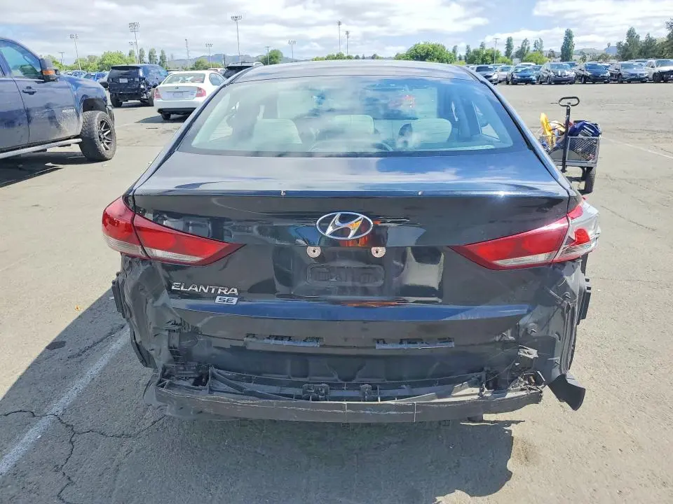 2018 HYUNDAI ELANTRA SE  