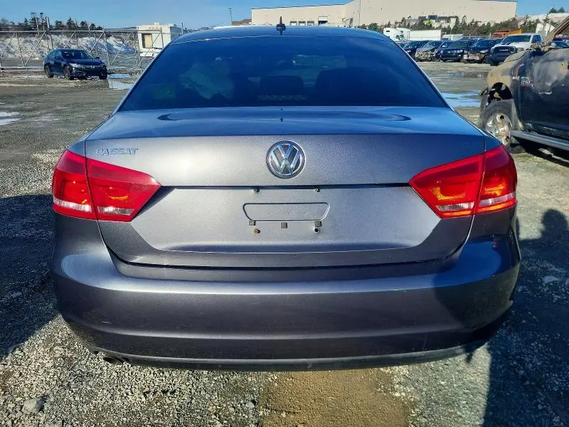 2013 VOLKSWAGEN PASSAT S  
