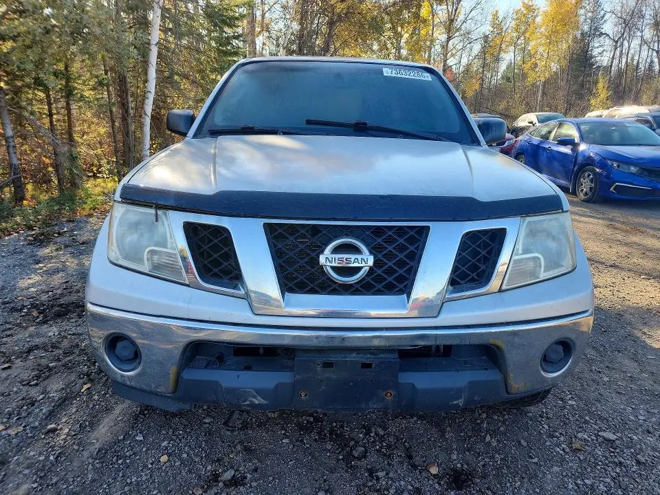 2011 NISSAN FRONTIER SV  