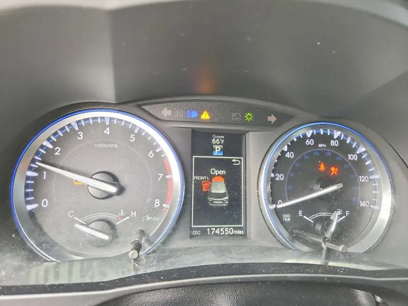 2015 TOYOTA HIGHLANDER XLE  