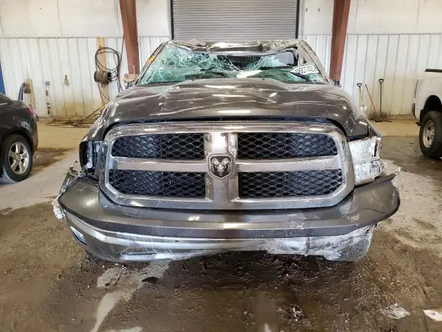 2016 RAM 1500 SLT  