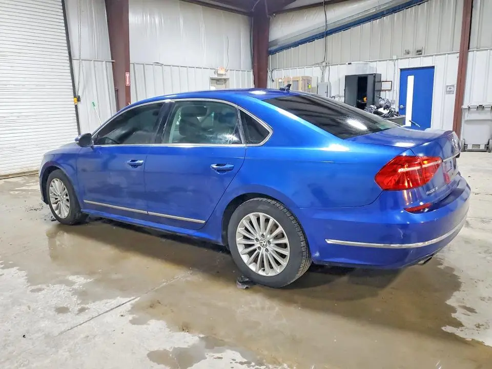 2016 VOLKSWAGEN PASSAT SE  