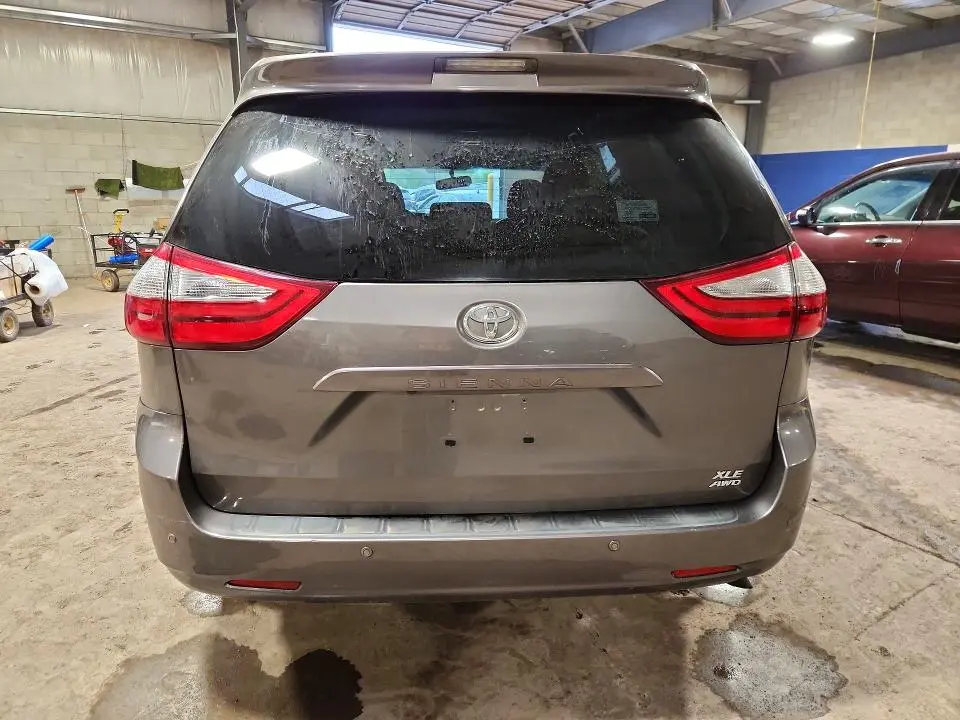 2017 TOYOTA SIENNA XLE 7-PASSENGER  