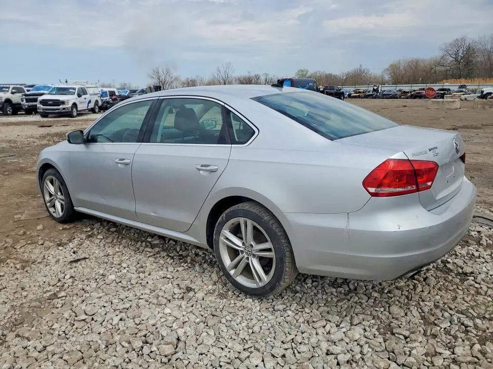2014 VOLKSWAGEN PASSAT SE  