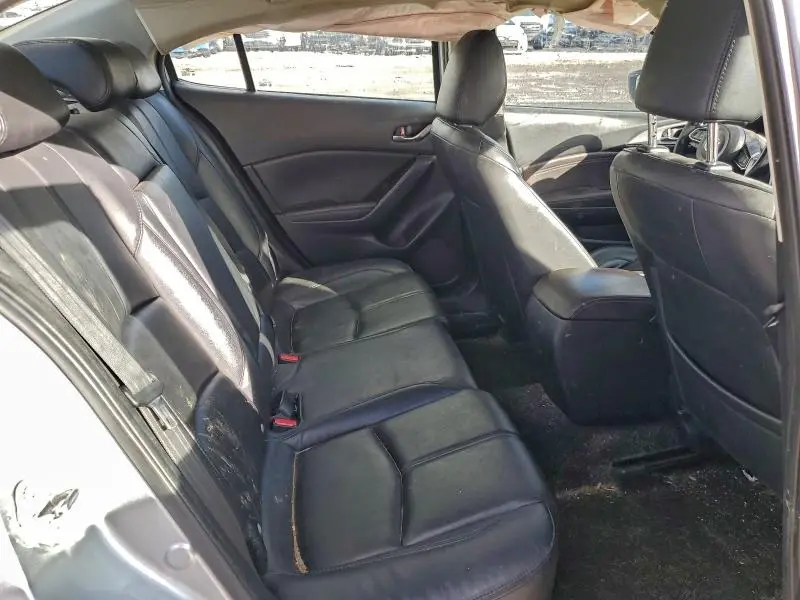 2018 MAZDA 3 TOURING  