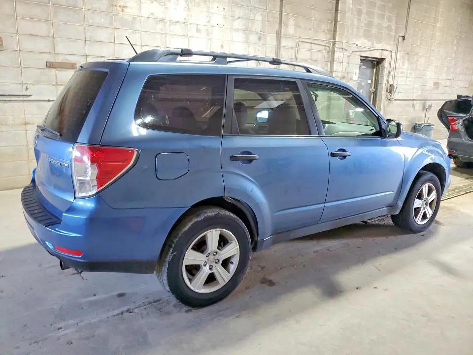 2010 SUBARU FORESTER XS  