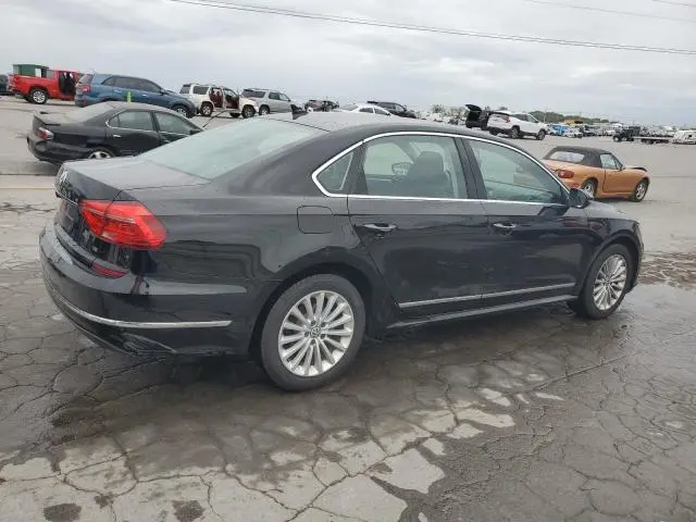 2016 VOLKSWAGEN PASSAT SE  