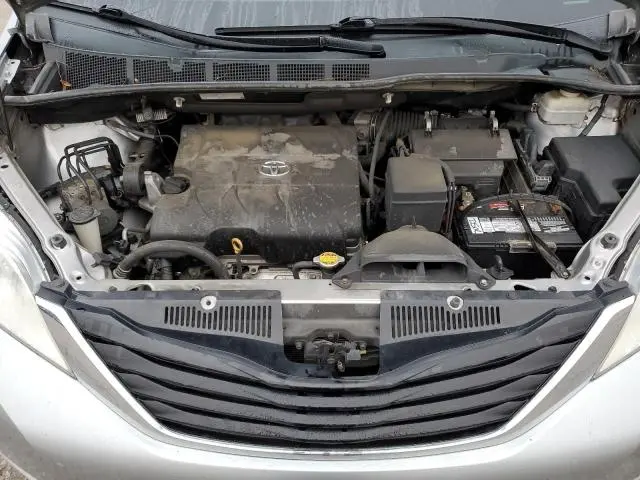 2011 TOYOTA SIENNA LE  