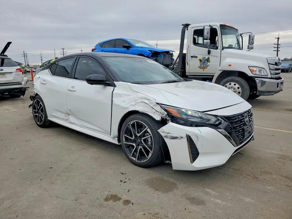 2025 NISSAN SENTRA SR  