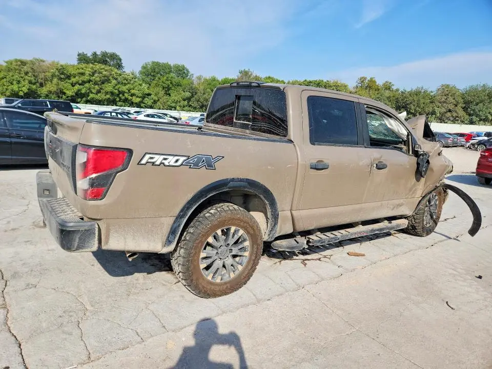2020 NISSAN TITAN PRO-4X  