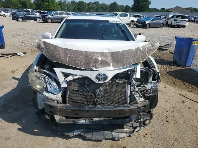 2011 TOYOTA CAMRY SE  