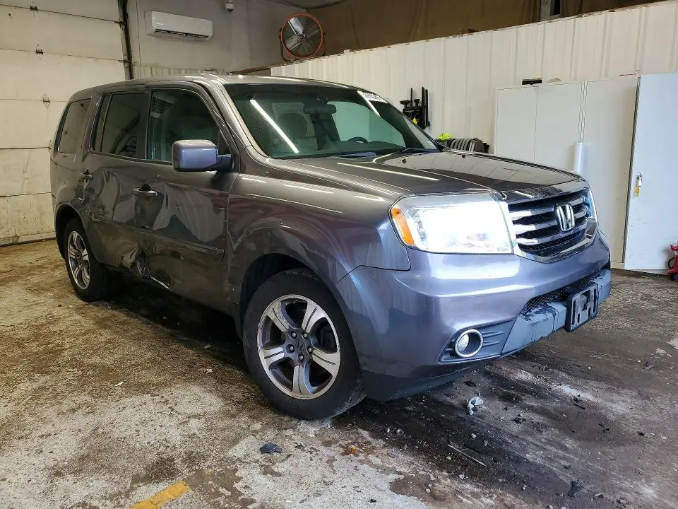 2015 HONDA PILOT SE  