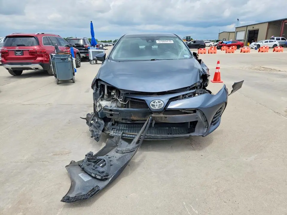 2017 TOYOTA COROLLA SE  