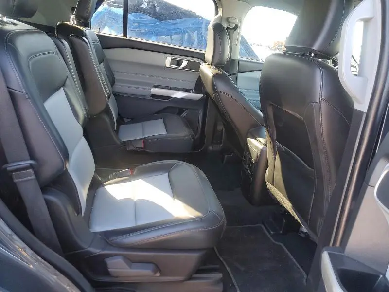 2022 FORD EXPLORER XLT  